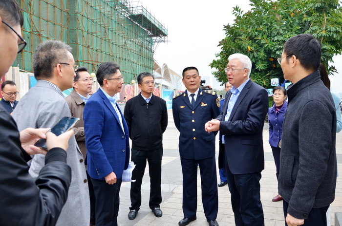 0202【游艇旅游】廈門市副市長韓景義帶隊(duì)檢查五緣灣游艇港春節(jié)前安全管理和服務(wù)保障措施落實(shí)情況_調(diào)整大小.jpg